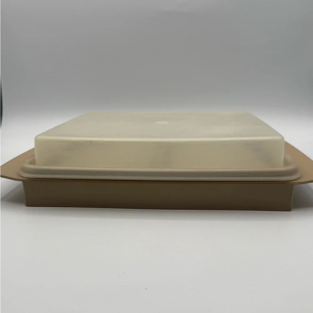 Vintage Tupperware Deviled Egg Carrier #723-3 – Almond